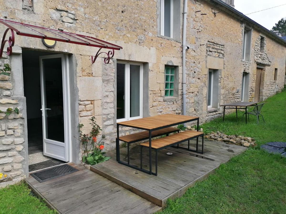 Maison Renovee En Pierres Sejour Spacieux Avec Jardin Et Terrasse Amenagee Pres Omaha Beach & Bayeux A 5Mn De La Mer Tous Commerces Commes Eksteriør bilde